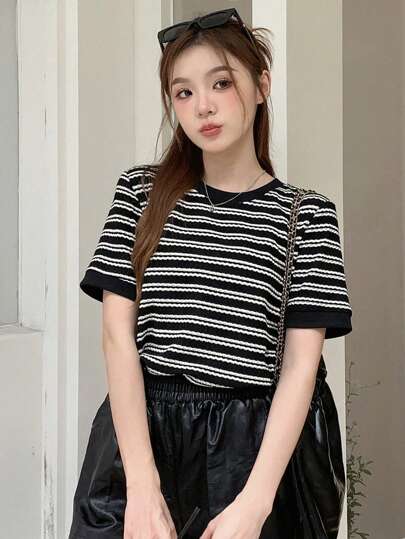 DAZY 女士夏季條紋和印花圓領短袖休閒T恤