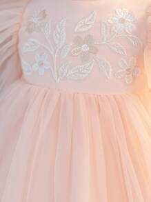 SHEIN Váy ren thêu hoa lưới tương phản dễ thương và thanh lịch cho bé gái mùa xuân/hè, thích hợp cho tiệc sinh nhật và các dịp ngoài trời - Màu Hồng baby - Xem 5