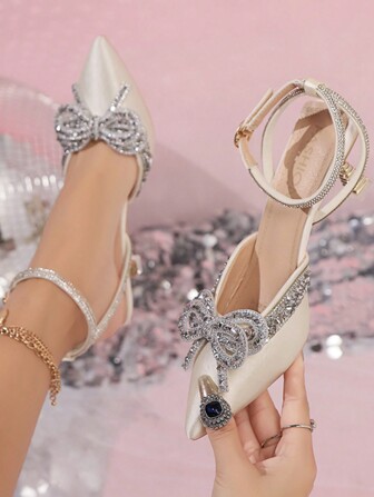 2025秋冬季时尚高跟尖头女士短靴，侧拉链设计，搭配毛衣，女士高跟鞋，优雅，派对装扮