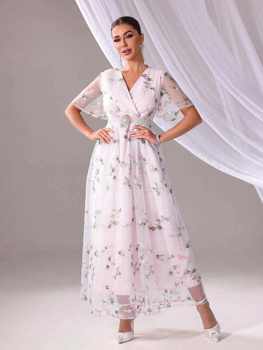 SHEIN Belle فستان عروس الأطفال برقبة V والنمط الزهري من الشبكة للعرائس