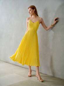 MOTF PREMIUM VESTIDO DE RESBALÓN PLISADO Y SÓLIDO