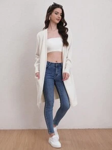 Locker sitzender Cardigan mit Raglan Ärmeln und mittlerer Länge. - Weiss - Übersicht 6