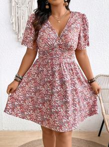 SHEIN Frenchy Plus size casual vakantie ditsy gebloemde Hawaiiaanse jurk met verzamelde taille en a-lijn zoom