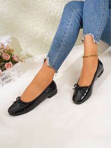 2025新款女士平底圆头蝴蝶结鞋，时尚舒适，易于穿脱。适合大学、学校、休闲、派对和舞蹈等场合。这款鞋采用多色设计，平底，芭蕾平底鞋。 - 黑色 - 查看 3