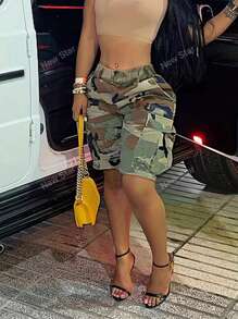 Pantalones cortos cargo informales con estampado de camuflaje y múltiples bolsillos