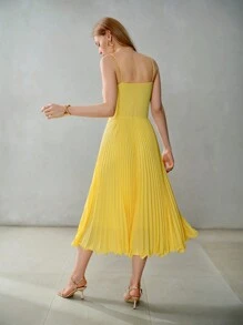 MOTF PREMIUM VESTIDO DE RESBALÓN PLISADO Y SÓLIDO