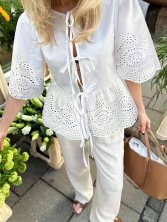 Breezaya 刺繡綁帶娃娃裙，搭配暑假款襯衫