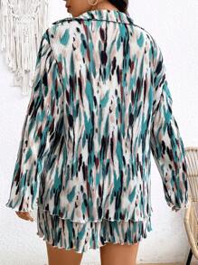 SHEIN Frenchy Set cămașă și pantaloni scurți cu mânecă lungă din țesătură texturată plisată de vacanță de mărimi Plus - Multicolor - Vizualizare 2
