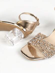 女性優雅時尚香檳色閃爍閃粉鑽石裝飾透明方頭腳踝帶粗跟涼鞋，華麗高跟涼鞋適合派對、婚禮、宴會和戶外活動