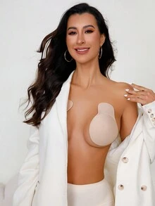 1對膚色乳頭貼，女性內衣配件