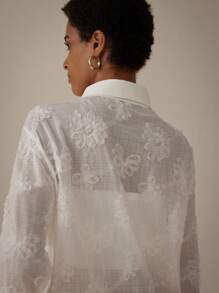 Aveloria Modichic Elegantes, langärmeliges Hemd mit umklappbarem Kragen und zufälligem, dreidimensional strukturiertem Jacquard-Muster