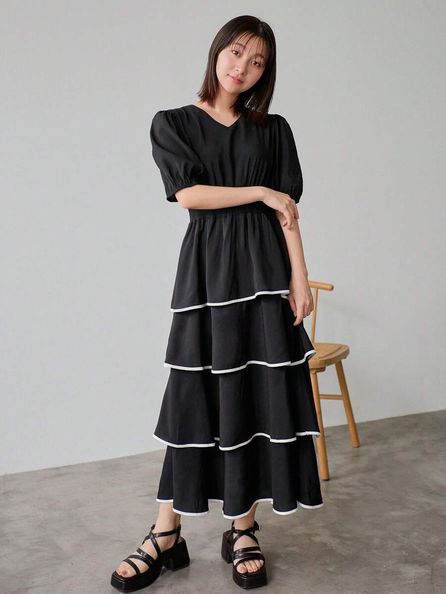 FRIFUL 女式夏季褶皱短款泡泡袖腰部收紧多层荷叶边下摆休闲连衣裙太阳裙 - 黑色 - 查看 1