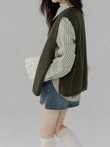 Sleeveless Vest With Round Collar, Simple Design With Side Slit Opening - Green - View 3