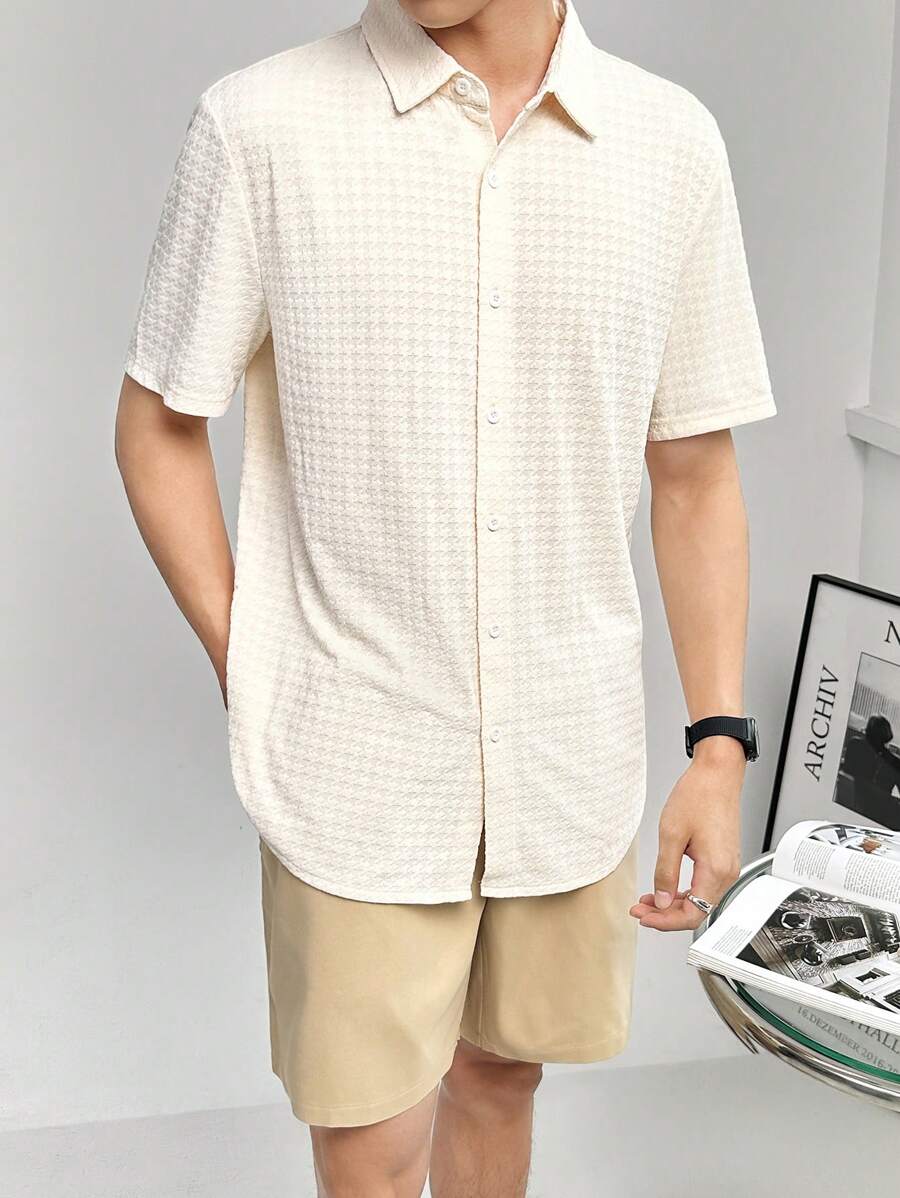 Manfinity Roghcode Set uomo estate casual composto da camicia a maniche corte con texture a tinta unita e pantaloncini, pantaloni cachi da back to school - Cachi - Visualizzare 1