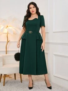 Modelyn Plus Size Mùa Hè Thanh Lịch Màu Trơn Tay Phồng Đầm Cinched Eo - Màu xanh lá cây đậm - Xem 6