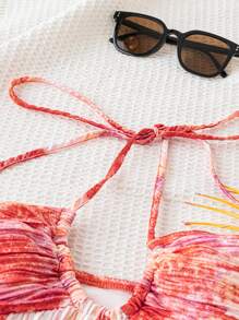 Soleia 浪漫花卉扎染连衣裙，休闲宽松沙滩罩衫，露背领口，荷叶边下摆，松紧腰身，轻盈柔软的面料，适合度假、毕业典礼、婚礼、派对、花园茶会、休闲场合