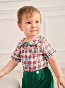 SHEIN Conjunto de 2 piezas de camisa a cuadros y shorts de estilo universitario retro para niños pequeños con cuello volteado, atuendo de primavera y verano para regreso a la escuela