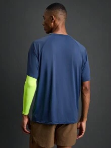 Manfinity Sport Corelite 男友风男士圆领字母印花休闲运动T恤，夏季 - 藍色 - 查看 2