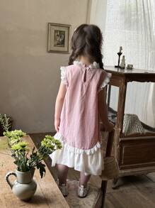 SHEIN Váy không tay xếp nếp lưới tương phản bằng vải lanh dệt mùa hè cho bé gái với phong cách Mori Girl thời trang, thanh lịch và ngọt ngào cho kỳ nghỉ - Hồng - Xem 4