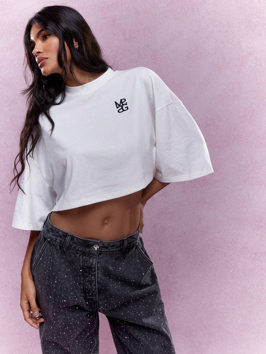 MISSGUIDED 街头刺绣徽标落肩宽松短款 T 恤 - 白色 - 查看 1