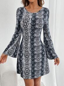 SHEIN Essnce Váy nữ Đầm phong cách Bridgerton Trang phục thường ngày phong cách tiền cũ Trang phục nữ Old Money Trang phục nữ mùa hè Trang phục nữ mùa hè Trang phục mùa hè phù hợp với họa tiết động vật Váy cà vạt hiện đại - Nhiều màu - Xem 3