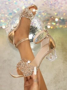 女性優雅時尚香檳色閃爍閃粉鑽石裝飾透明方頭腳踝帶粗跟涼鞋，華麗高跟涼鞋適合派對、婚禮、宴會和戶外活動