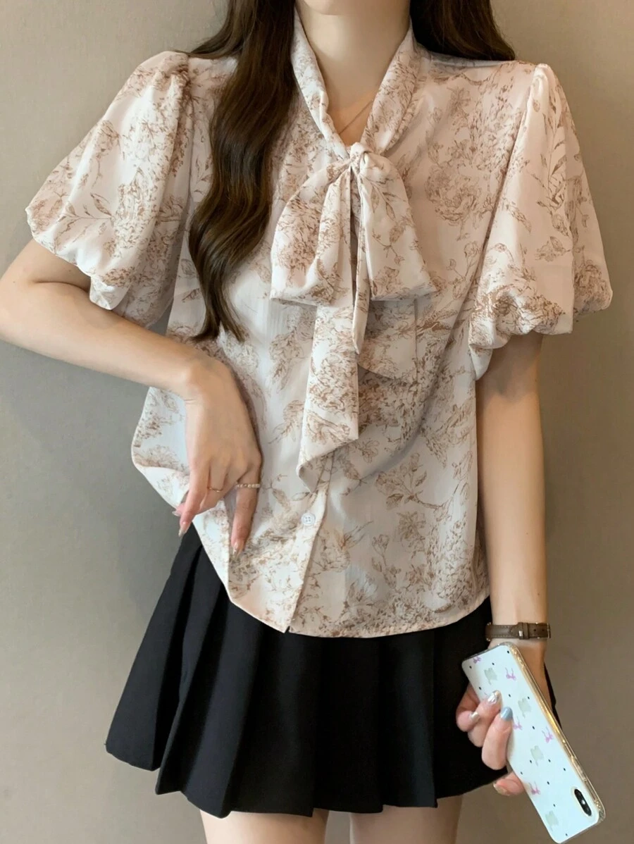 FRIFUL 女士休闲花卉印花系带短款泡泡袖衬衫,适合度假、返校服装 - 棕色 - 查看 1