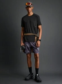 Manfinity Sport Polished Boyfriend Style Men's Solid Color Simple Daily Sports Short Sleeve T-Shirt - Black - View 1