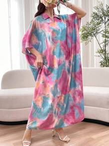 Al Najma Vestido corto de manga corta con cuello de polo en estampado tie dye oversize, primavera/verano