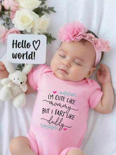 SHEIN Playful Pals 女婴休闲爱心字母标语三角连体衣短袖连体衣