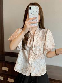 FRIFUL 女士休闲花卉印花系带短款泡泡袖衬衫，适合度假、返校服装 - 棕色 - 查看 6