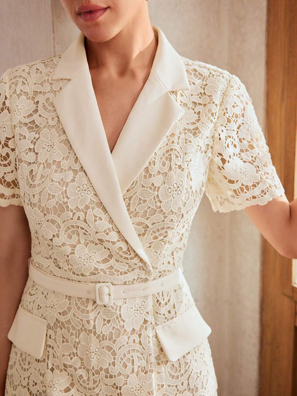 MOTF Classy CLASSY FLORAL LACE FITTED DRESS