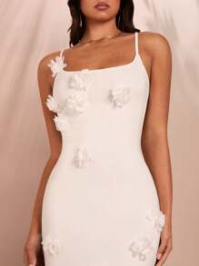 SHEIN BAE 夏季白色優雅性感海灘假期浪漫約會3D花卉點綴細肩帶長裙女裝 - 白色 - 查看 8