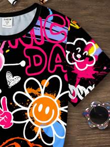 SHEIN 2pcs/Set Summer Casual Graffiti Print Short Sleeve T-Shirt And Shorts With Bears, Flowers, Hearts Design, Suitable For Young Girls