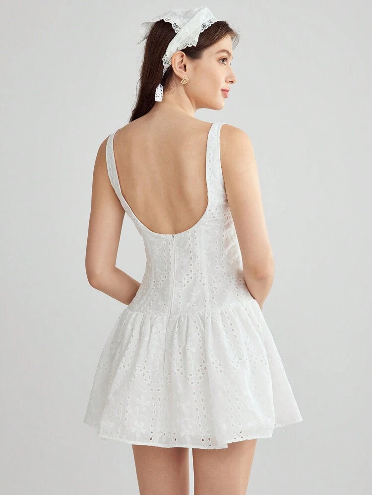 Vestido mini delicado y romántico de verano para mujeres con bordado calado de flores blancas, elegante y fashionable, adecuado para cumpleaños, fiestas, citas, uso diario, vacaciones, graduación y temporada de bodas, ropa de verano para mujeres