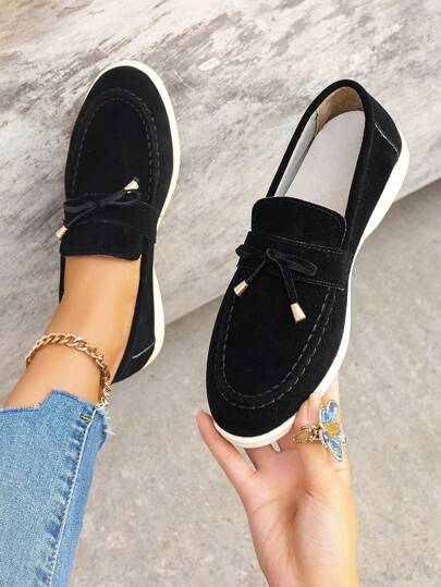 حذاء نسائي مسطح بتصميم سهل الارتداء بدون ربطة، بمظهر الجلد المدبوغ موسم الخريف 2025