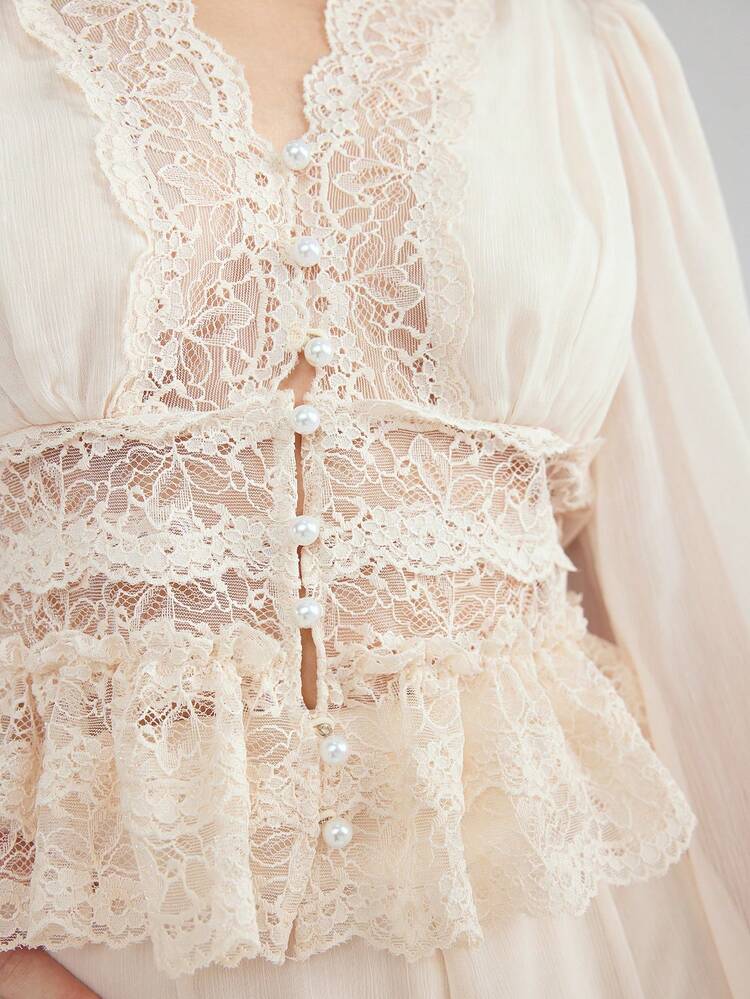 Camisa feminina com decote em V de cor sólida e detalhes em renda nas mangas longas, verão