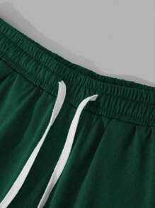 Manfinity Roghcode Men's Plus Size Letter Printed Drawstring Casual Sports Shorts - Dark Green - View 4