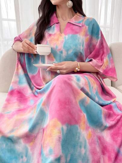 Al Najma Vestido corto de manga corta con cuello de polo en estampado tie dye oversize, primavera/verano