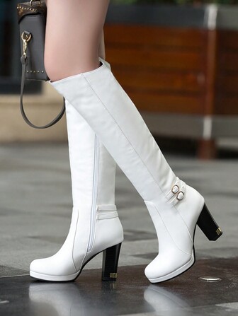 Bottes pour femmes européennes et américaines pour l'automne et l'hiver 2024, plate-forme étanche à fermeture éclair latérale, bottes blanches de chevalier jusqu'au genou avec talons épais pour femmes