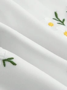SHEIN MOD 刺繡花卉假日連衣裙，有褶皺肩帶和蕾絲設計，適用於夏日或沙灘、早午餐、婚禮/派對、波西米亞風格 - 白色 - 查看 4
