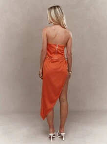 MISSGUIDED Satin Thigh High Slit Bandeau Top With Metal Belt - Orange - View 2