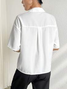 Mulvari Áo Sơ Mi Nữ In Nút Đơn Giản - trắng - Xem 2