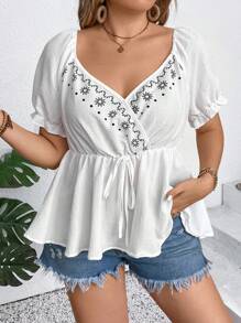 Calvaya Camisa de manga corta con cuello en forma de corazón y estampado gráfico para tallas grandes, casual para el verano