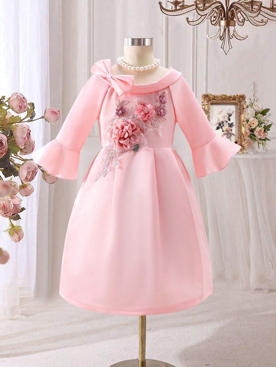 SHEIN 年輕少女精緻粉色刺繡連衣裙，寬領設計，適合女孩穿著 - 粉色 - 查看 1