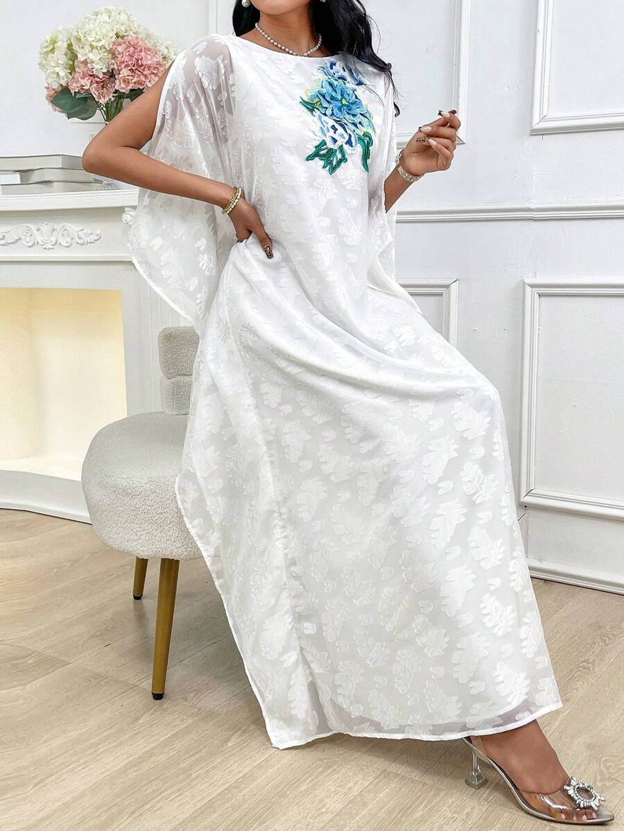 Al Najma 女士夏季優雅刺繡花卉蝙蝠袖長裙 - 白色 - 查看 1