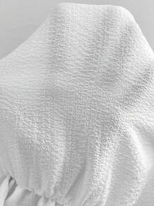 Calvaya Camisa de manga corta con cuello en forma de corazón y estampado gráfico para tallas grandes, casual para el verano