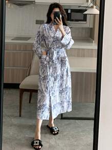 DAZY Botanische Liniengrafik Allover-Muster Kontrastfarbiger Gürtel Design Hemdkragen Schlafanzug - Weiss - Übersicht 1