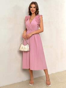 SHEIN Privé Vestido elegante y romántico para uso diario de mujer, para citas, de verano con ribete de volantes en el borde, cuello en V, cintura plisada y sin mangas en longitud media