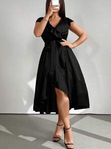 SHEIN Clasi Vestido largo de fiesta de talla grande con cuello en V, detalle de volantes y unicolor para mujer - Negro - Ver 1